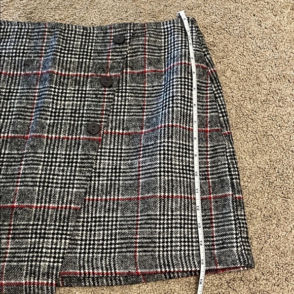 Plaid Button-Front Skirt large - Picture 5 of 7